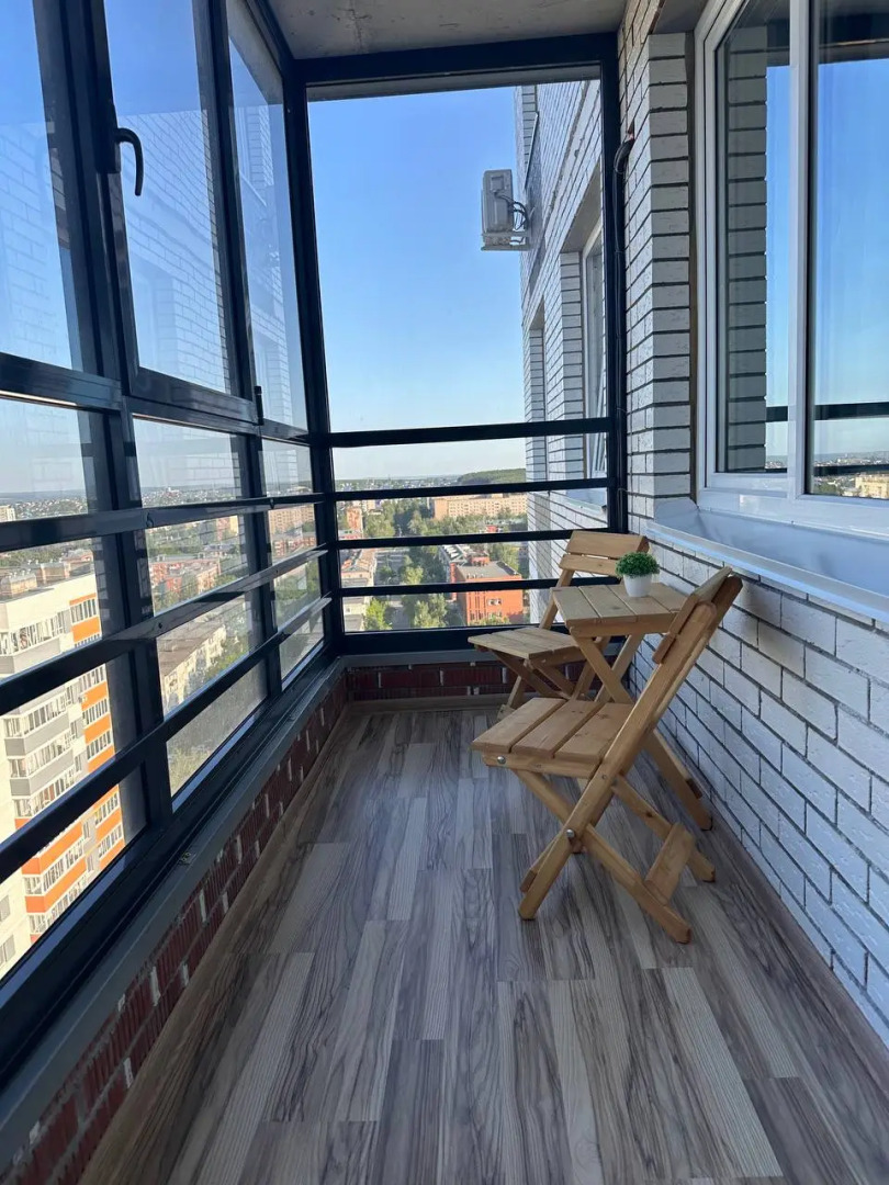 1-к. квартира на Базарной площади с видом на пруд, 30 м², 22 этаж