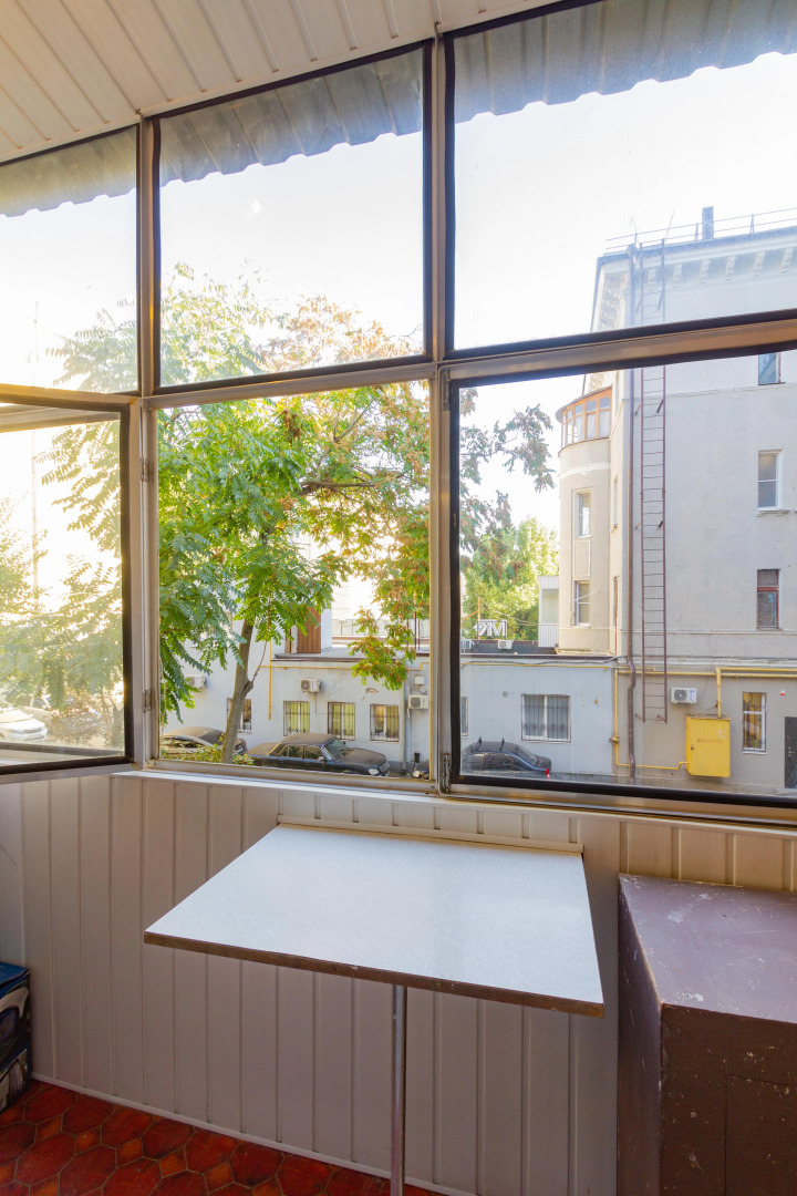 Квартира Двухкомнатная в Истoричeскoм Цeнтpе Гopода с Парковкой