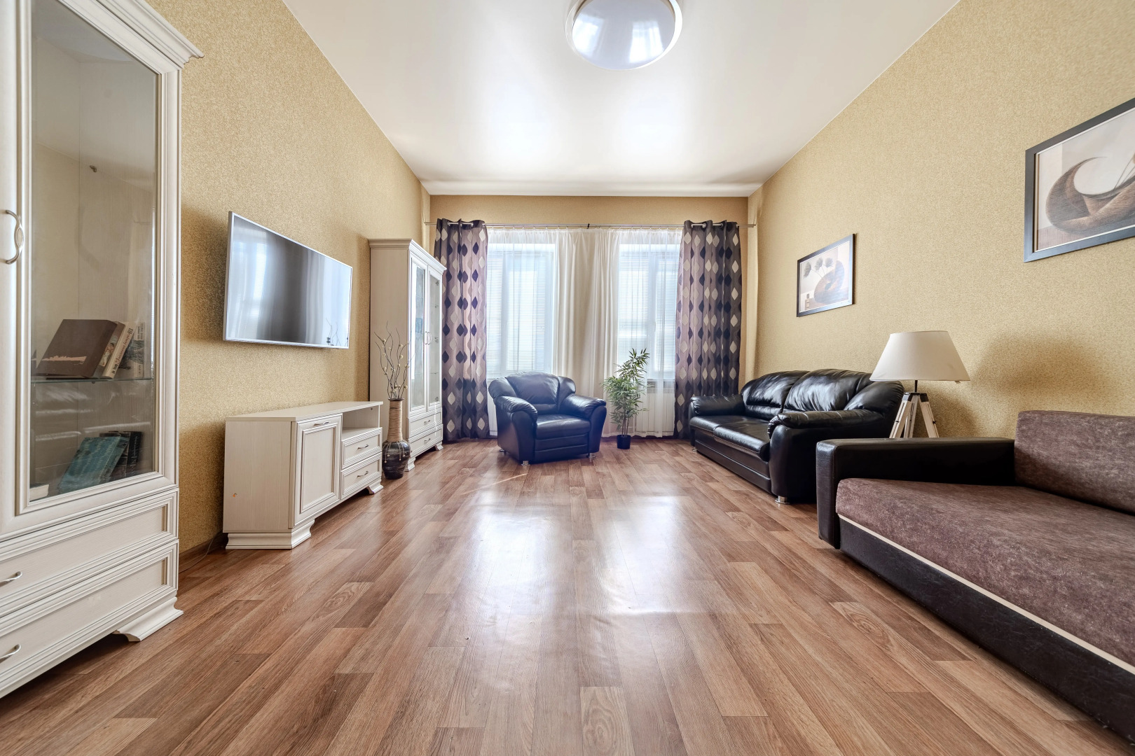 Апартаменты Ladgorna на проспекте  Независимости 13