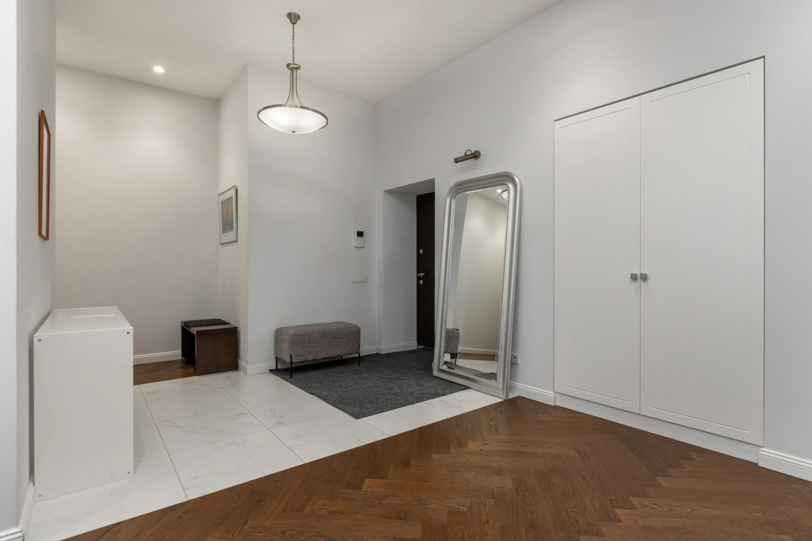 Апартаменты 4-комнатные HomeApart К.Маркса, 30