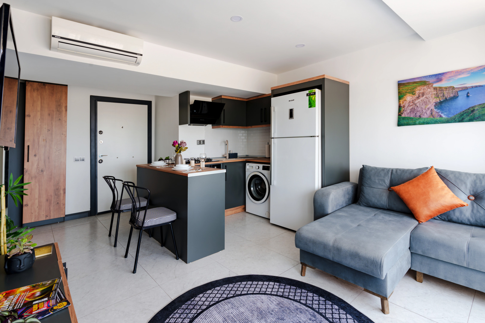 Отель Mrt Suites Lara