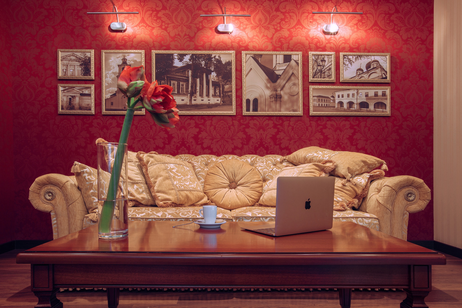 Отель Реавиль