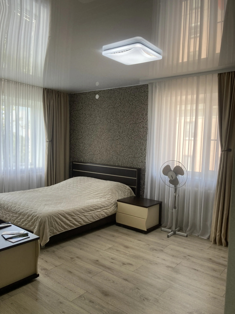 Апартаменты на площади Ленина