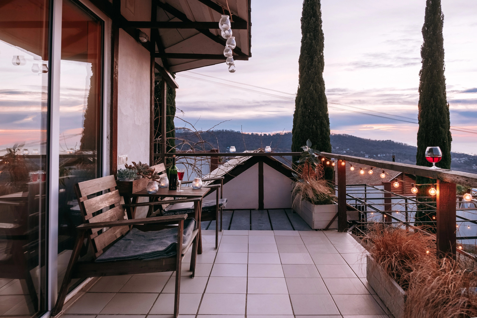 Гостевой Дом с Кипарисами в горах с видом на море