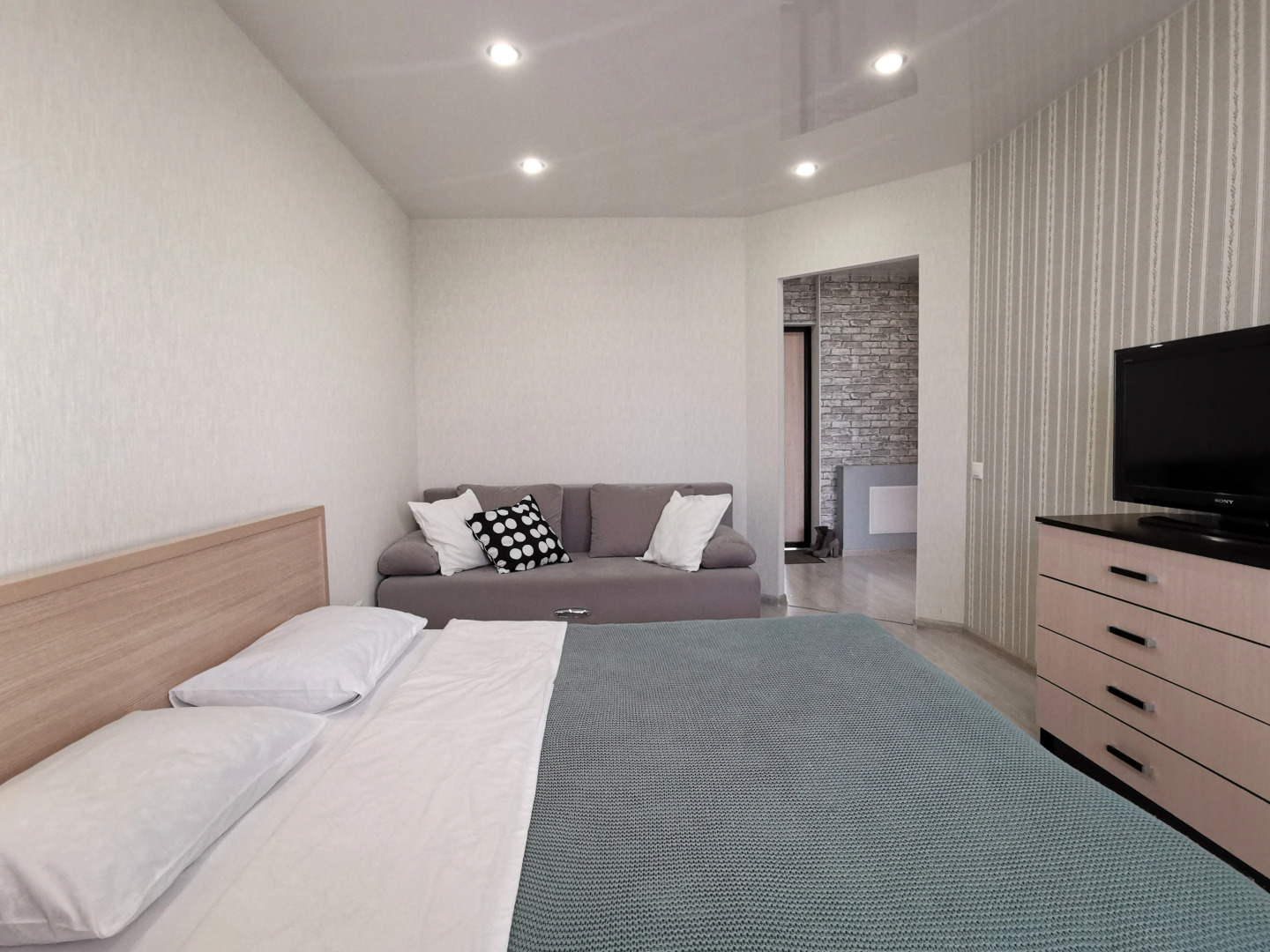 Апартаменты на Дыбенко 27А