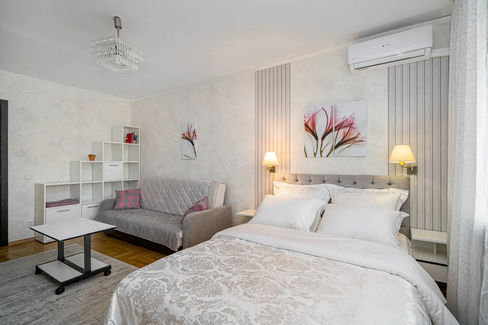 Квартира Апартаменты Ladgorna на Мележа 4