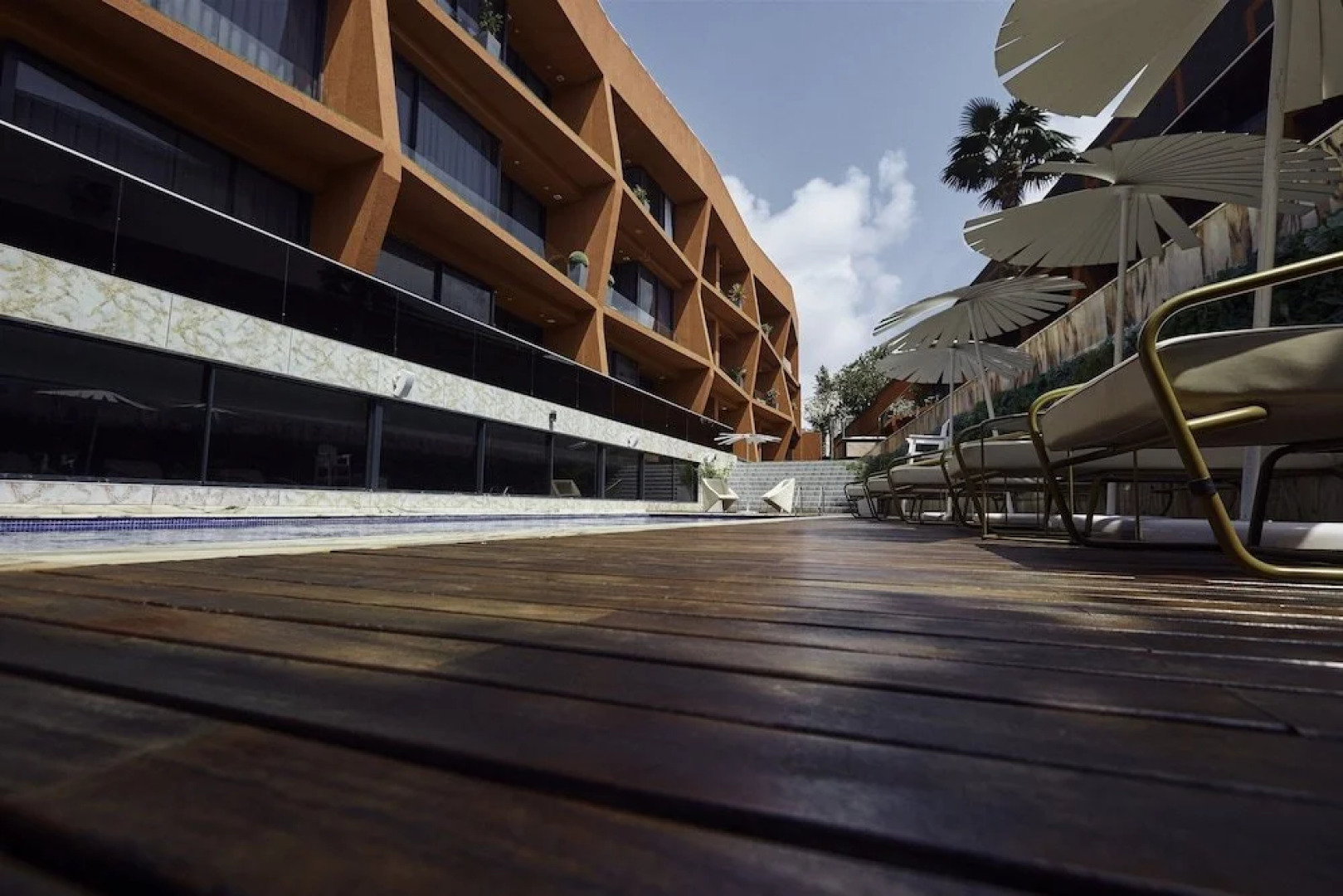 Отель Bel Air Crest Hotel & Suites