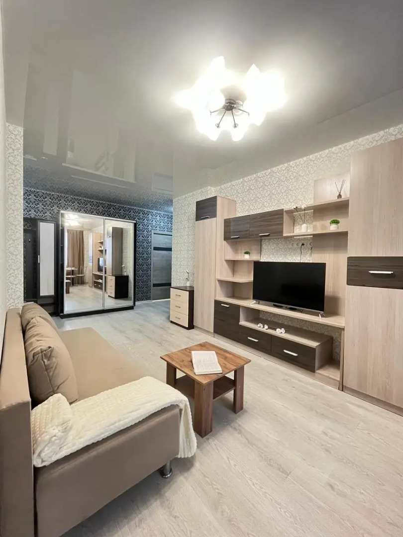 Апартаменты Уютные 3-комнатные на Июльских Днях 1к1