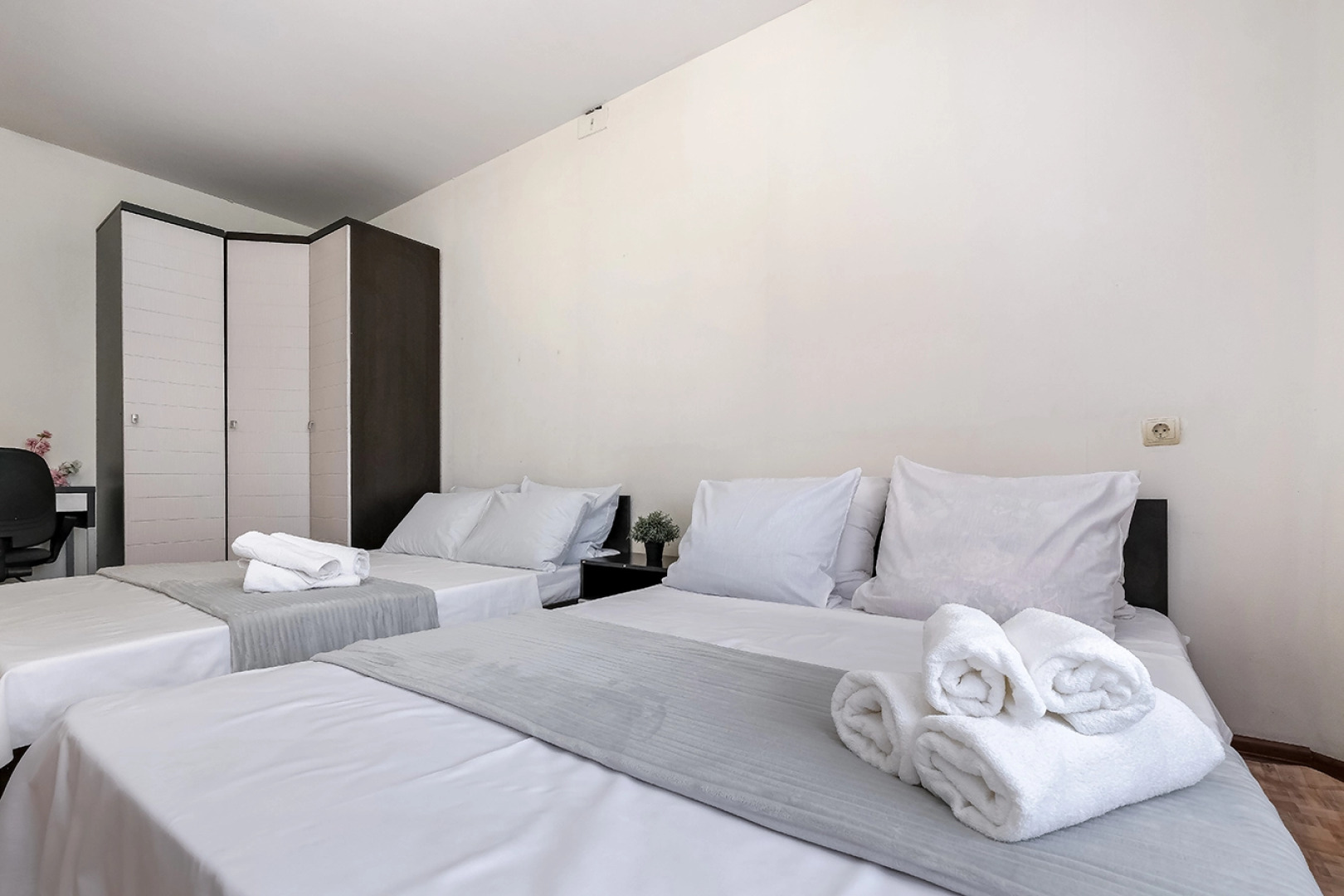 Апартаменты рядом с СК Заря Титова 238