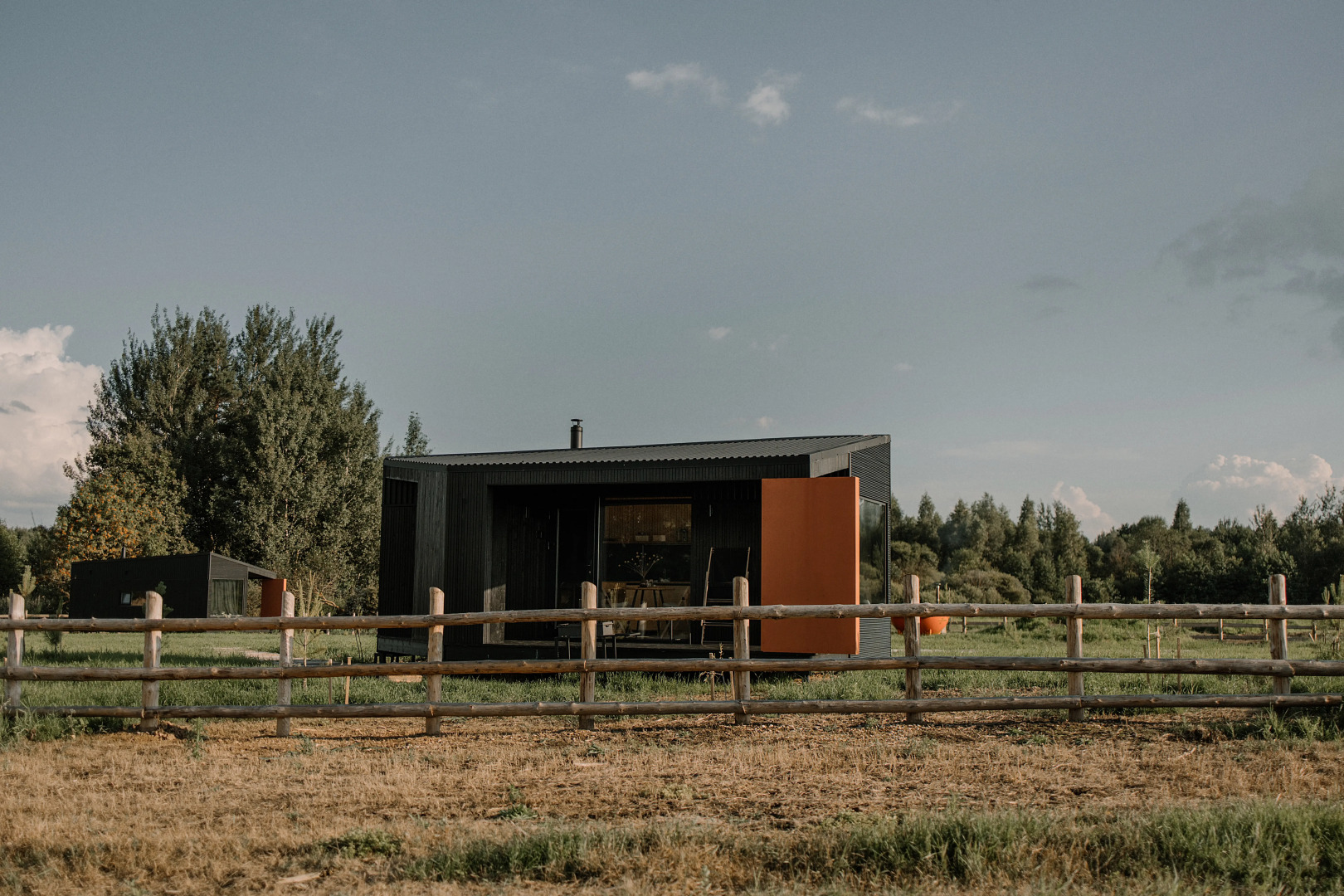 Частный дом Панорамные мини-домики на ферме Nomad Houses в Браславе