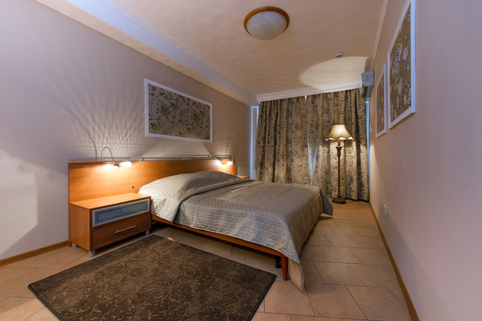 Отель Новый