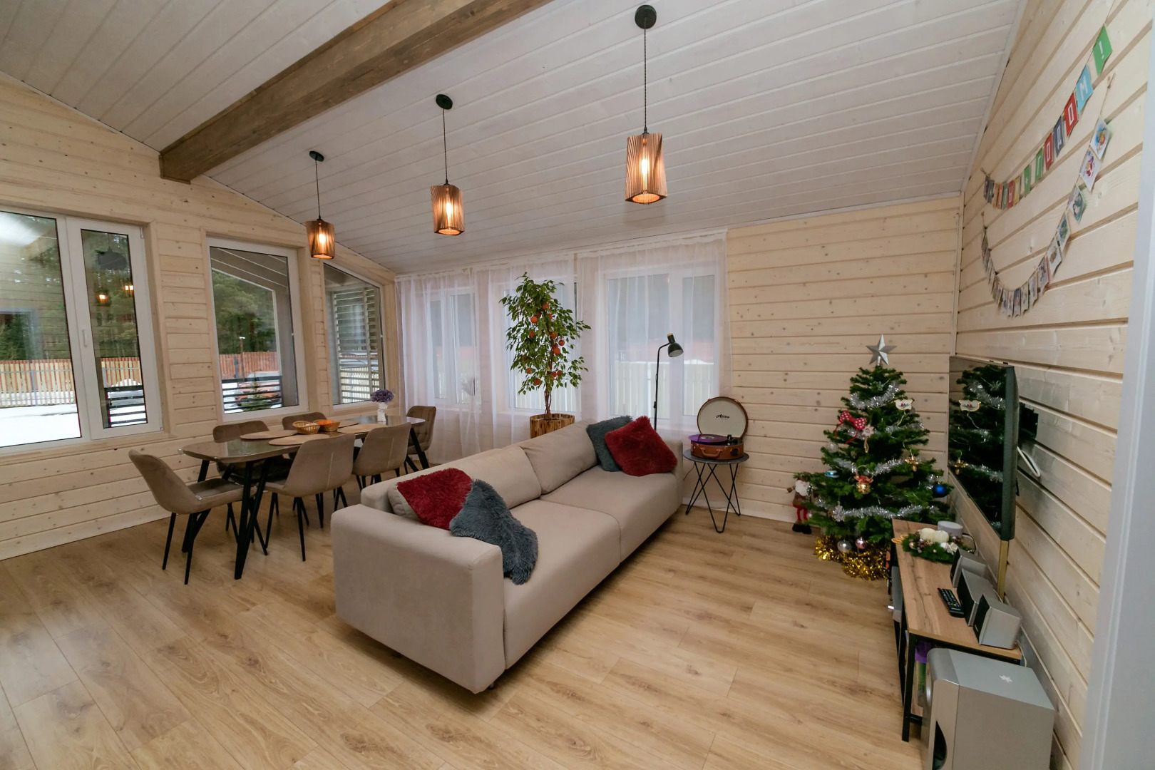 Частный дом в соснах