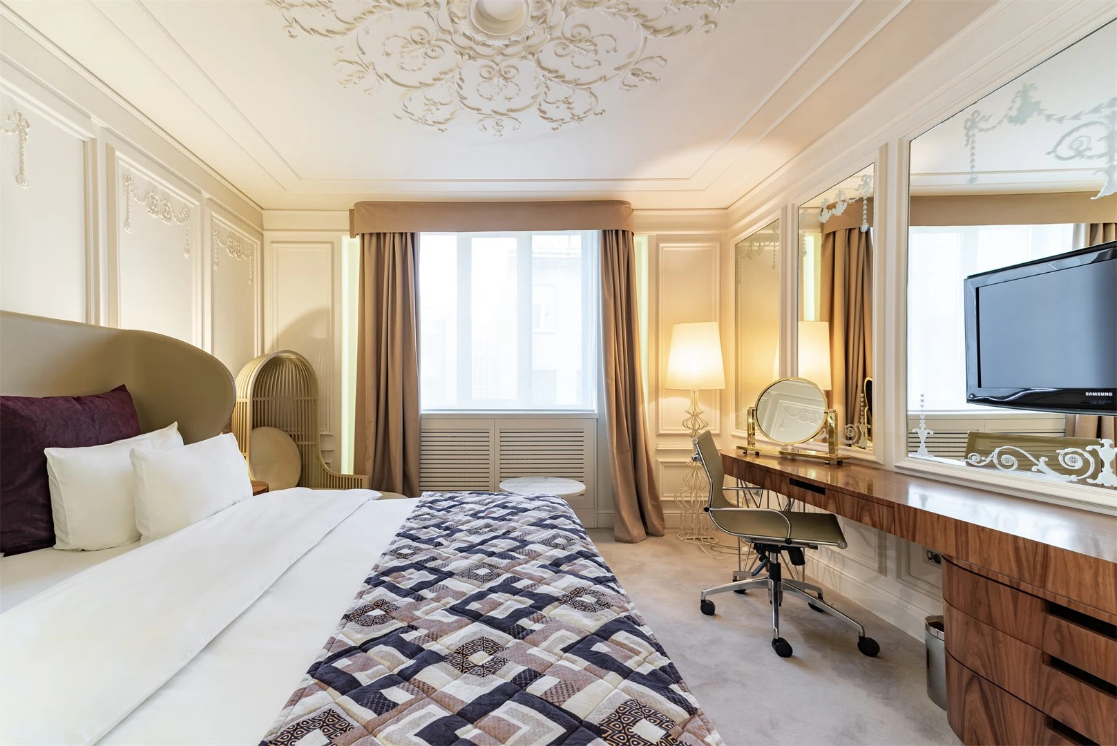 Crown Hotel St. Petersburg