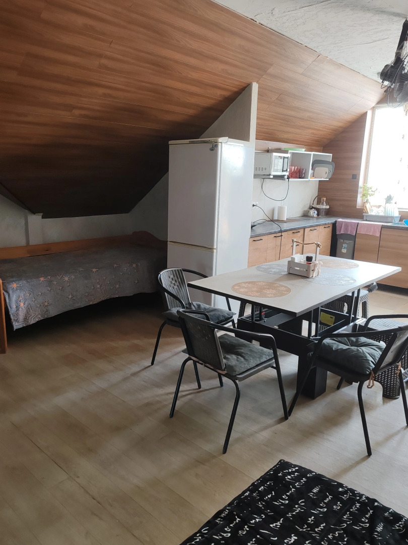 Частный дом Часть этажа или весь мансардный этаж частного дома