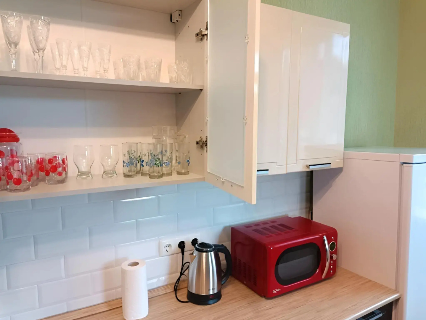 Апартаменты Двухкомнатные на втором этаже с балконом