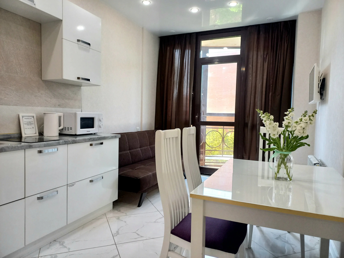 Квартира сети Неотель панорамная рядом с ВГУ, памятником Славы