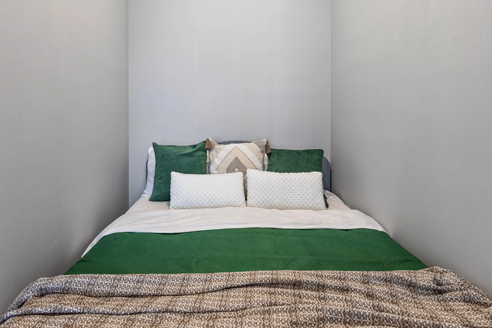 Апартаменты в ЖК Аквамарин на Беpeгу Озерa Kабан