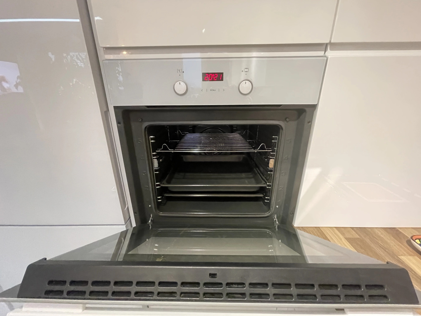 Апартаменты GEOMETRY - Просторная квартира с панорамным видом на реку в центре