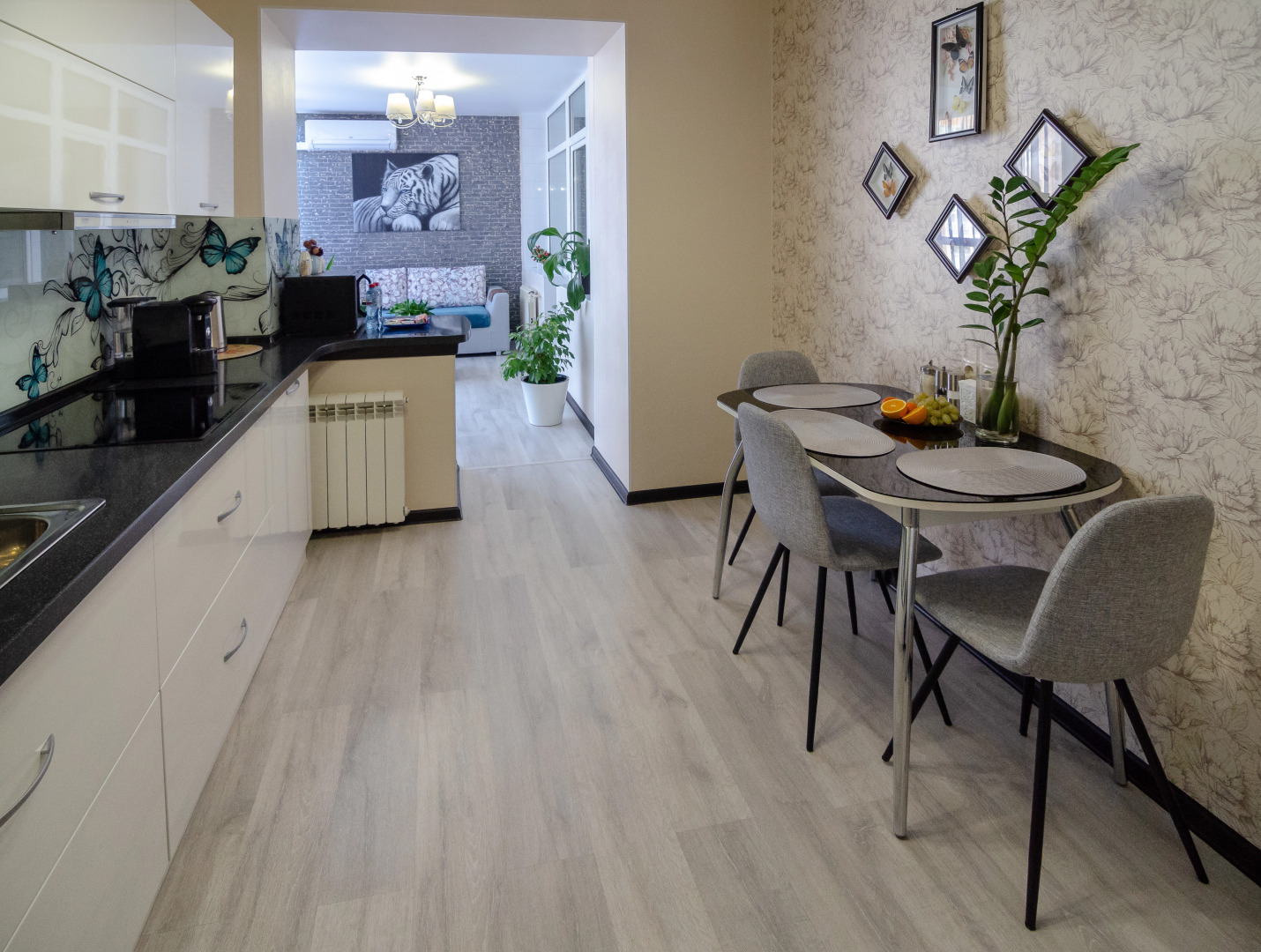 Апартаменты Красный Квадрат на Набережной