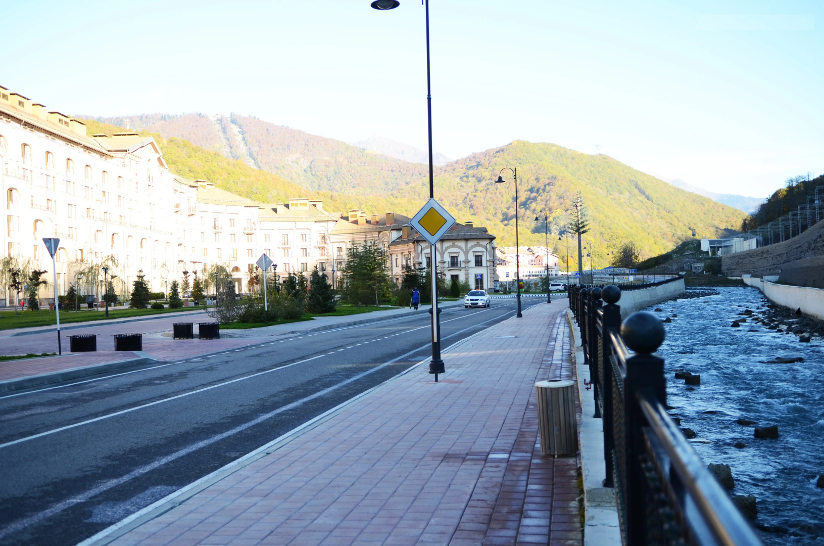 Апартаменты с 2 спальнями и видом на реку и горы