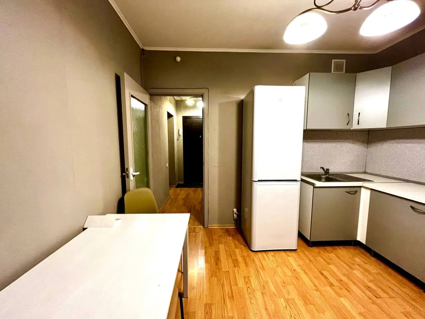 Квартира ШИКАРНАЯ КВАРТИРА С ПРОСТОРНОЙ ЛОДЖИЕЙ