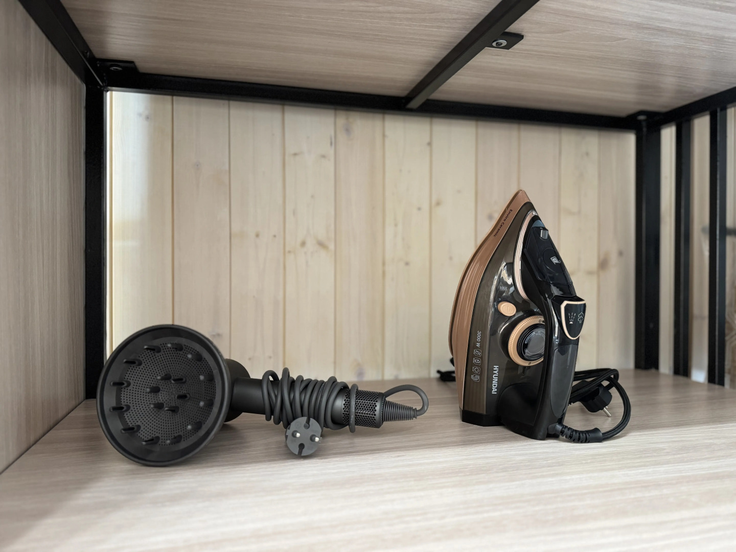 Частный дом в дизайнерском стиле с видом на лес, горы