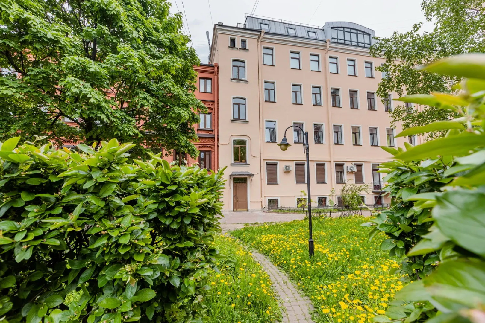 Апартаменты SpbStay с сауной на Невском проспекте 90