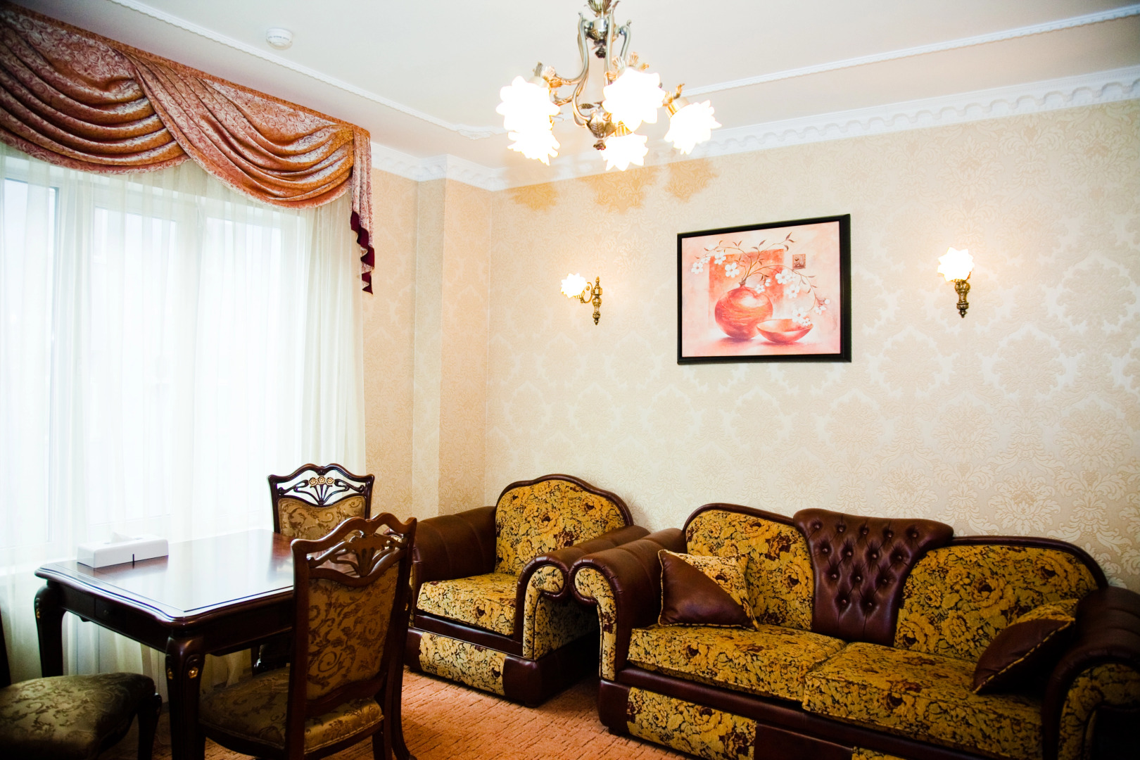 Отель Ренессанс