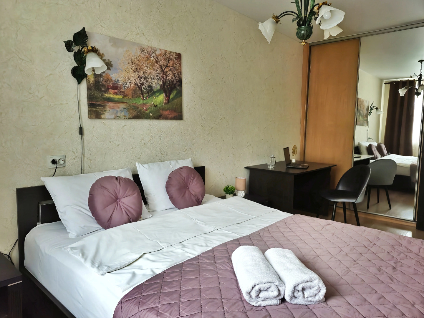 Апартаменты с балконом рядом с Комаровским рынком