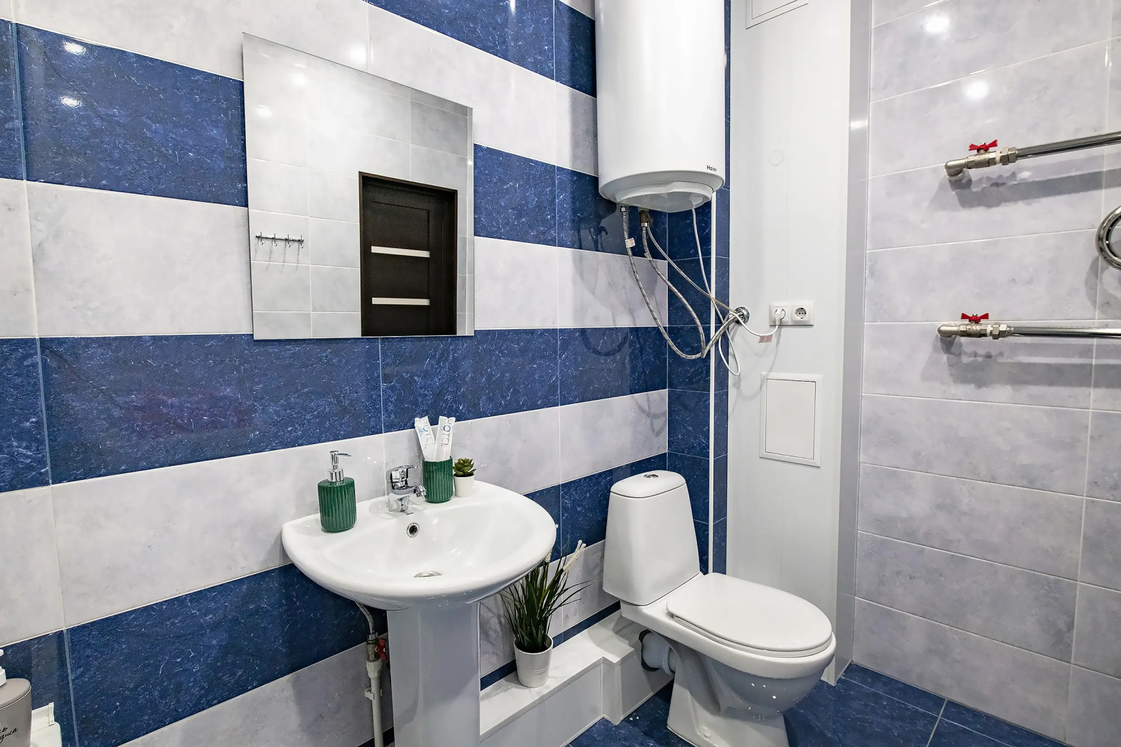 Апартаменты TopHouse на Жигура 12а  двухкомнатные