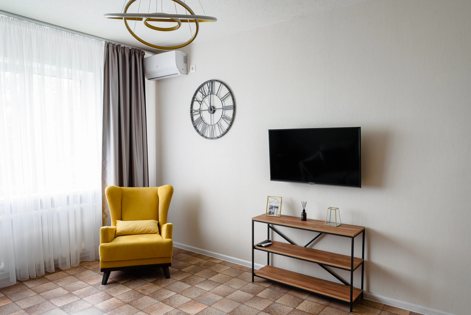 Апартаменты для Вас на Комиссарова