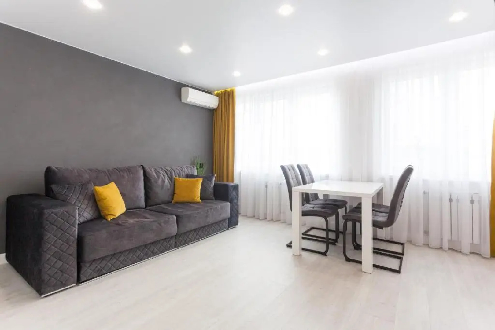 Апартаменты Трёхкомнатный Люкс, центр, площадь Победы, Черняховского 10А, Колибри#10А