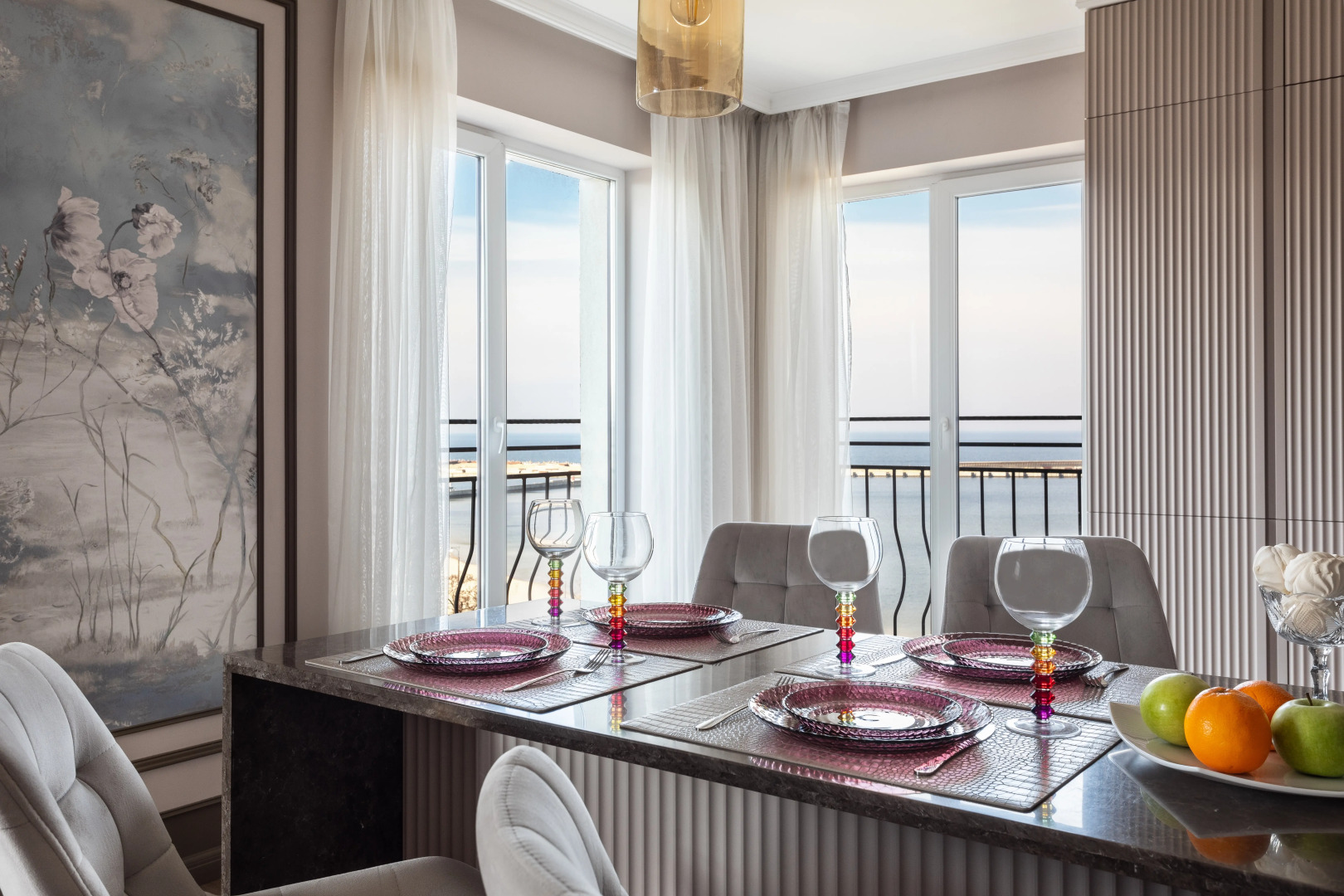 Квартира с Панорамным Видом на Море