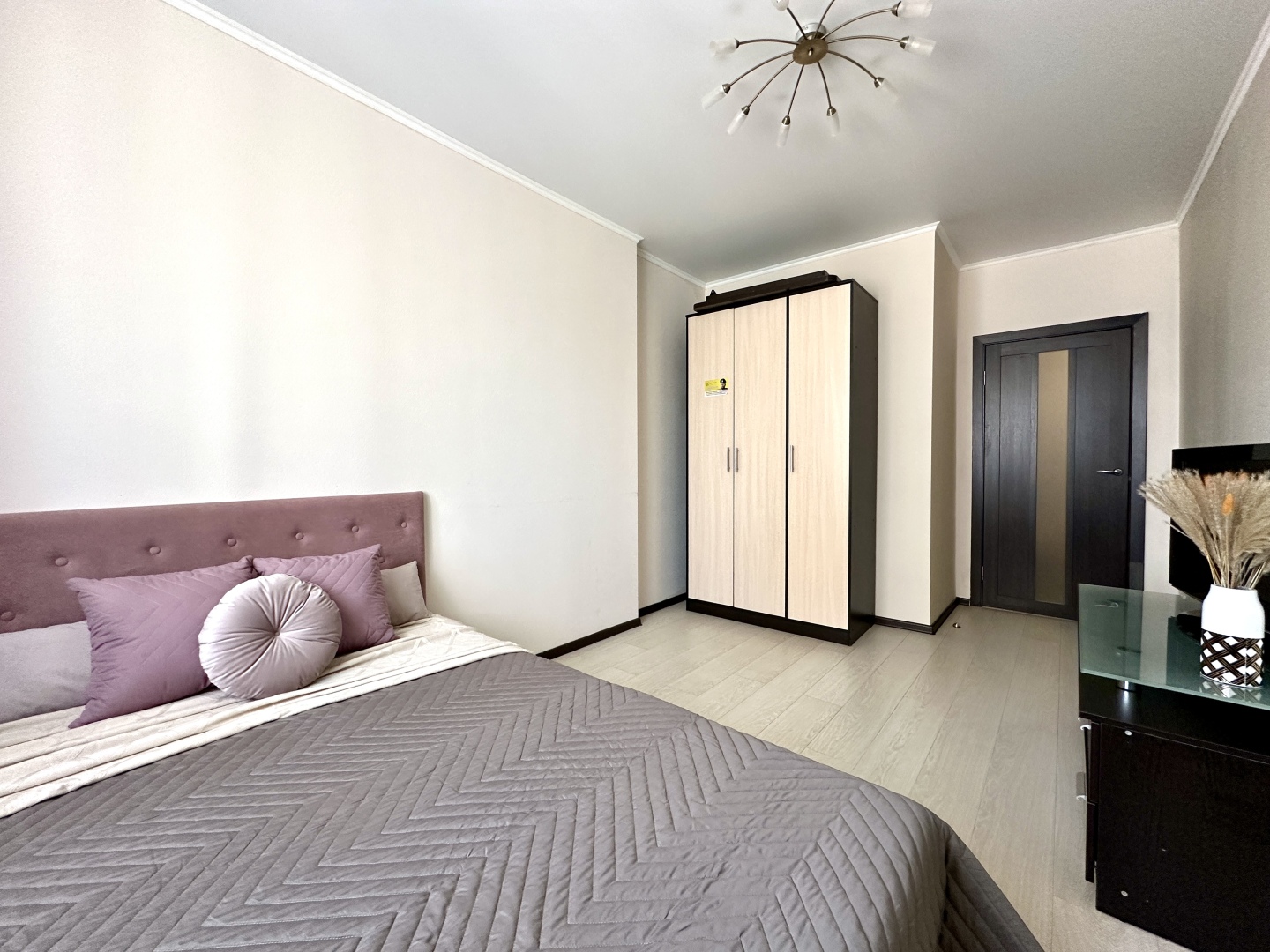 Сакура рядом ТЦ Кристалл