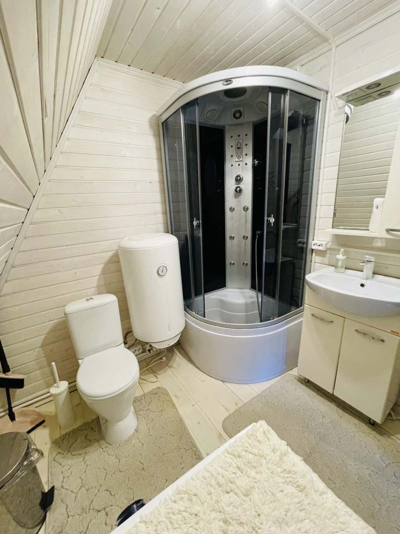 Частный дом на берегу залива Волги