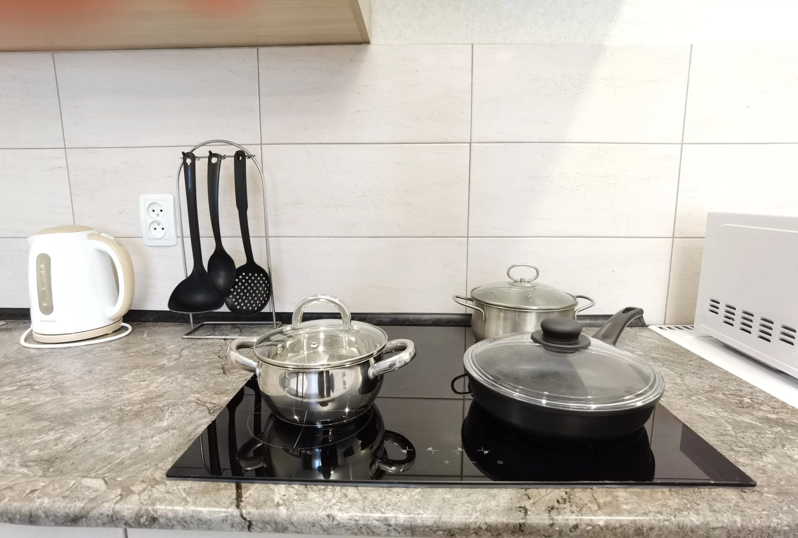 Квартира Студия на Хрустальной с Двухспальной Кроватью