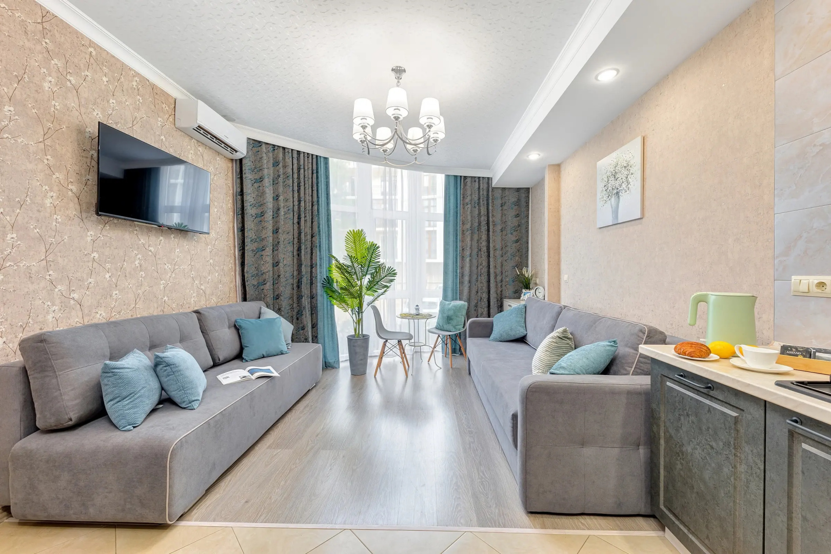 Апартаменты с балконом  Sea Breeze & SPA