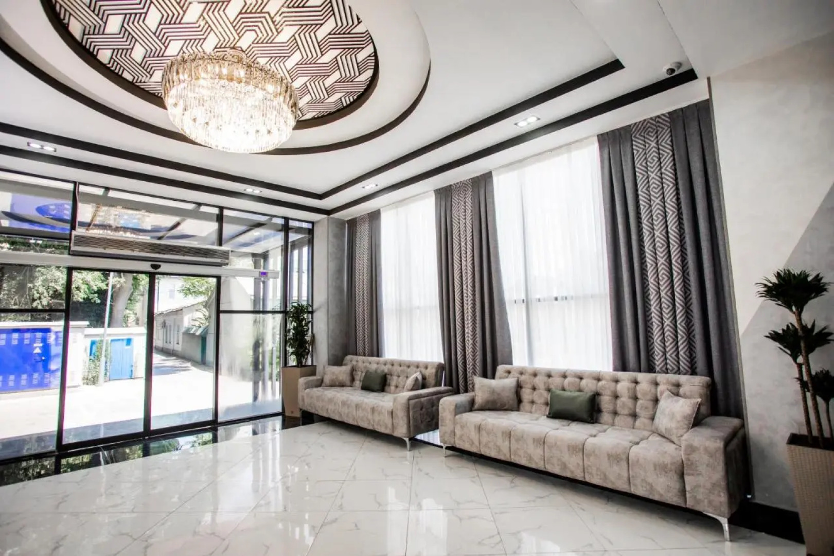 Отель Gabrielle International