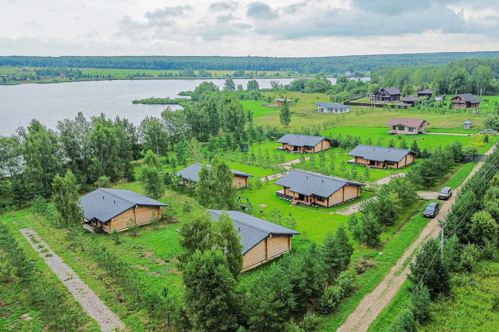 Частный дом в поселке Разливы-1, 8Б