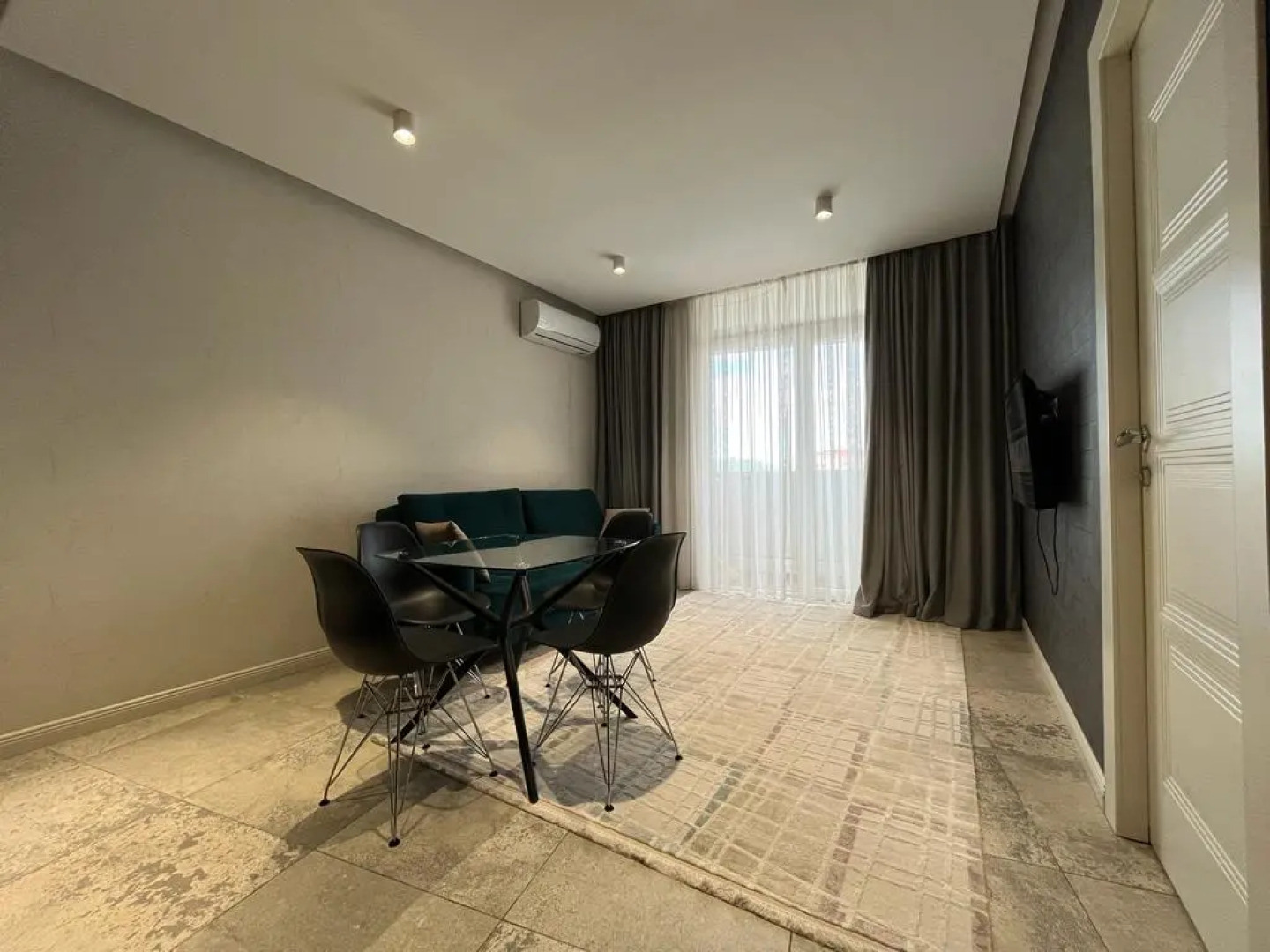 Апарт-отель Самые лучшие апартаменты на первой береговой линии