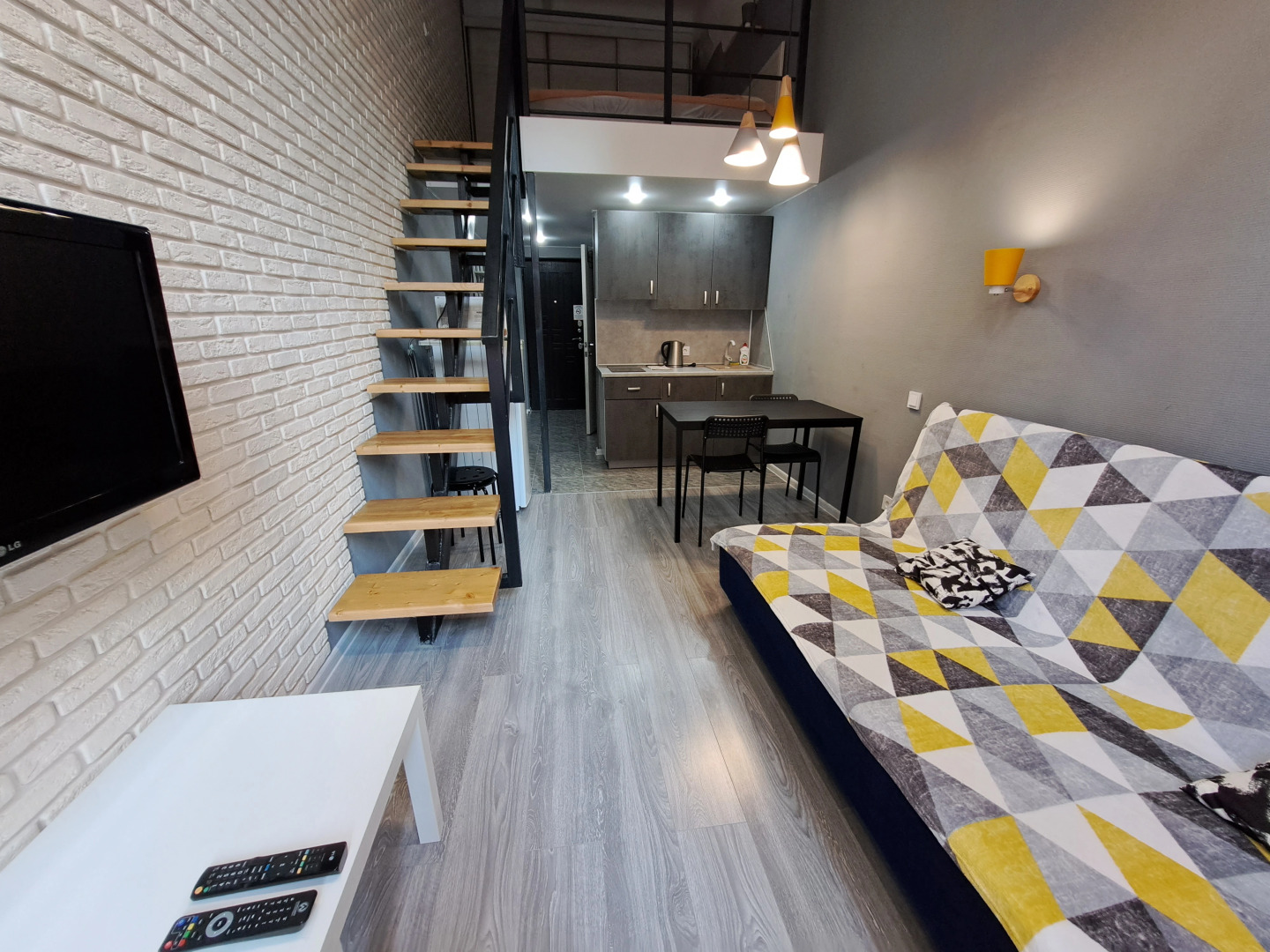 Апартаменты Whitebrick Лофт