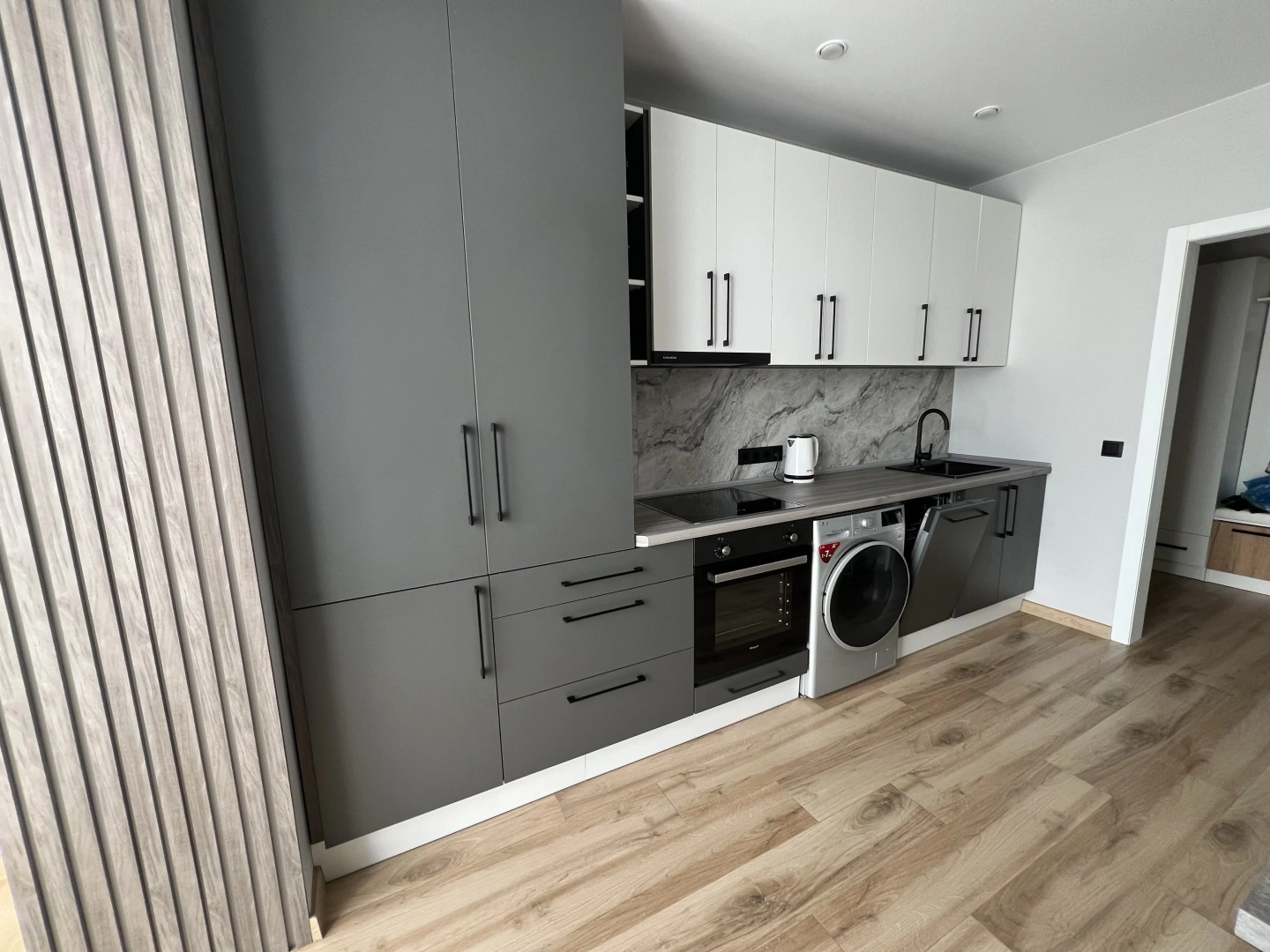 Квартира Сдается уютная двухкомнатная квартира в тихом спальном районе в новом ЖК у моря.