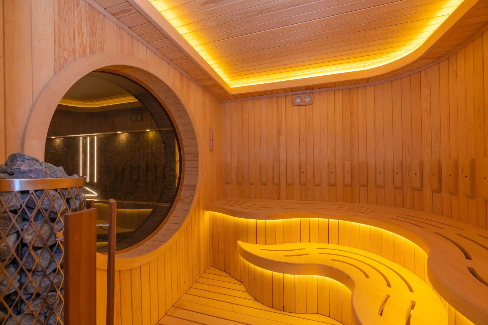 Отель Ramada by Wyndham Istanbul Pera