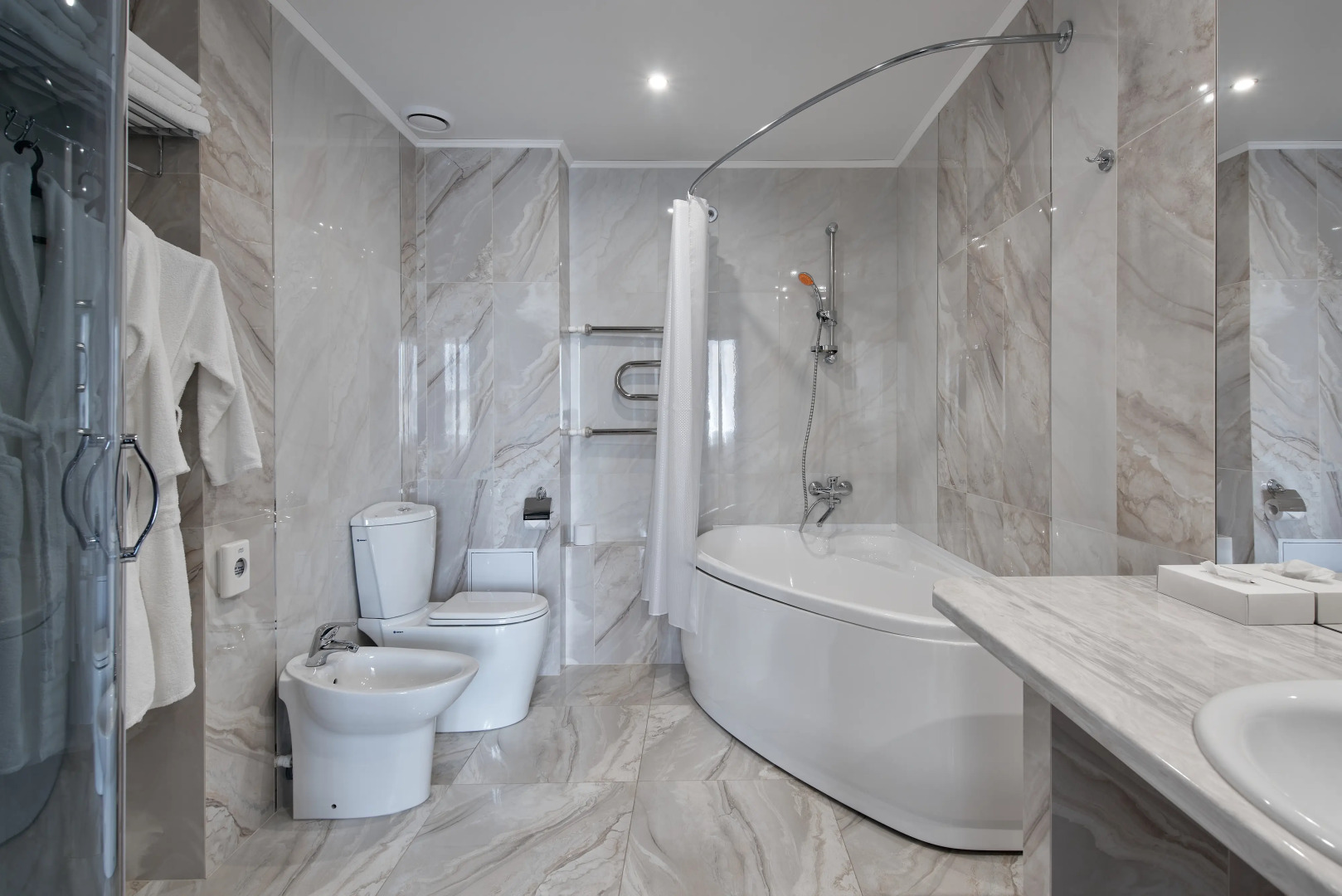 Отель Корона