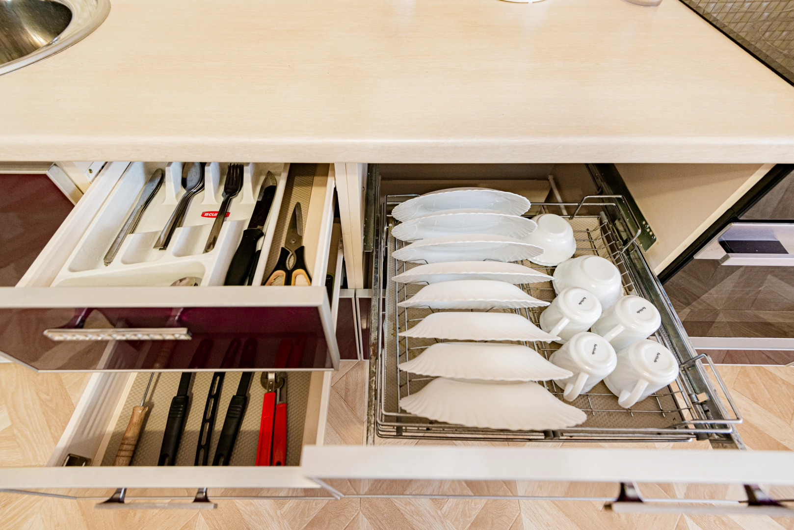 Квартира 1-к яркая у залива на Маркова 8/2 от RentAp, 4 сп.места