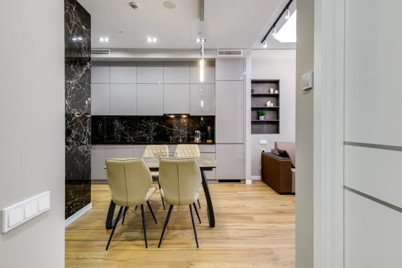 38 этаж, стильные апартаменты с приватным парком