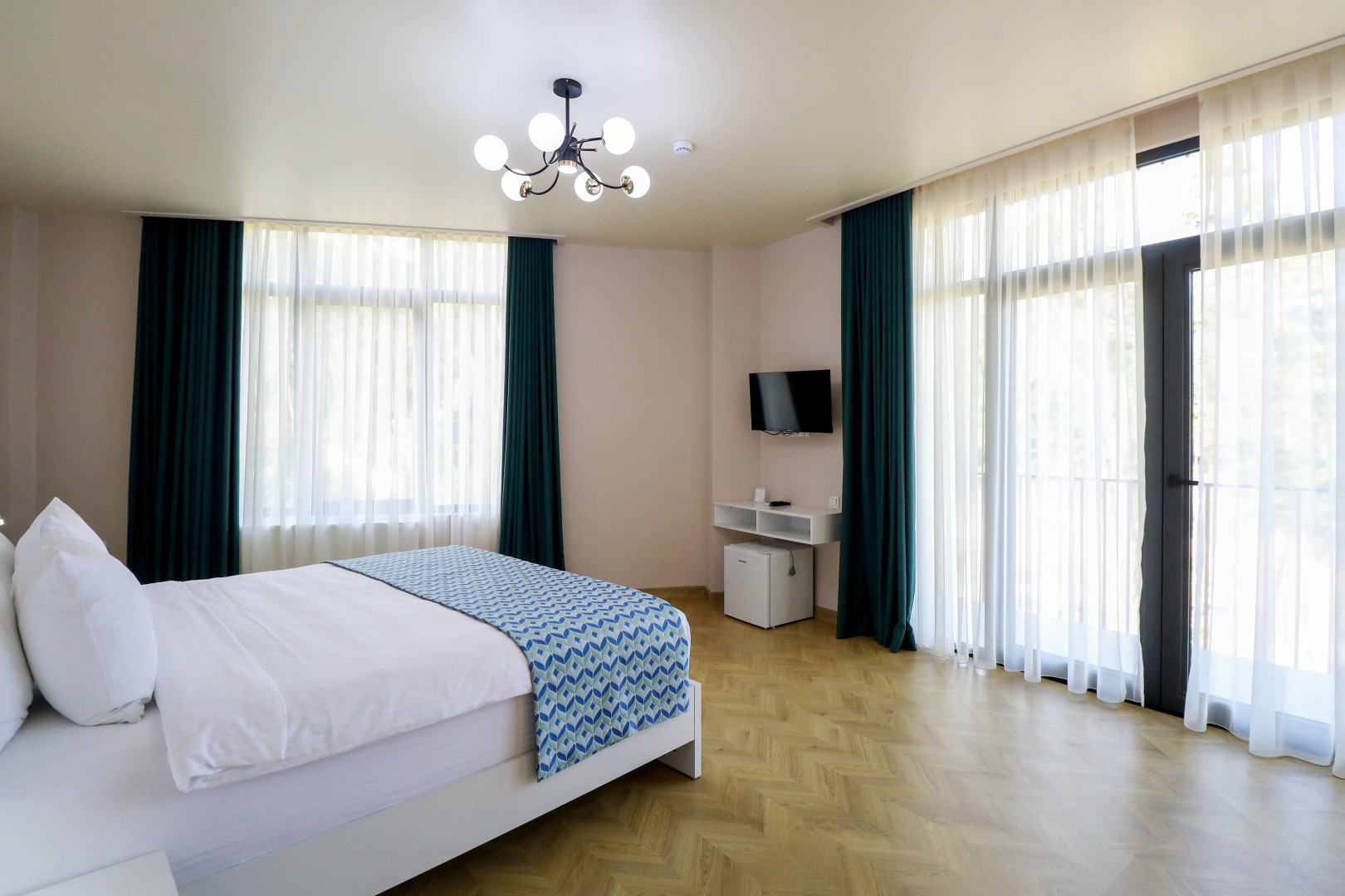 Отель & restaurant Emerald Borjomi