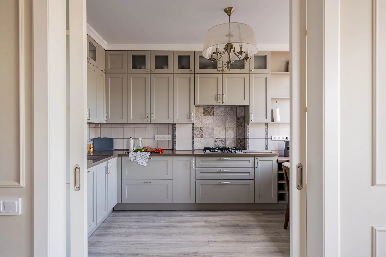 Апартаменты Четырехкомнатные YOUR APART с видом на домик Петра 1 и Неву