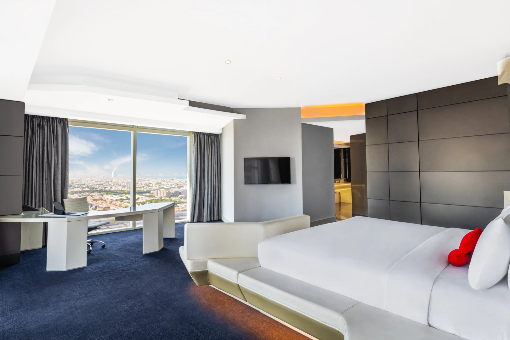Отель V Hotel Dubai Curio Collection by Hilton