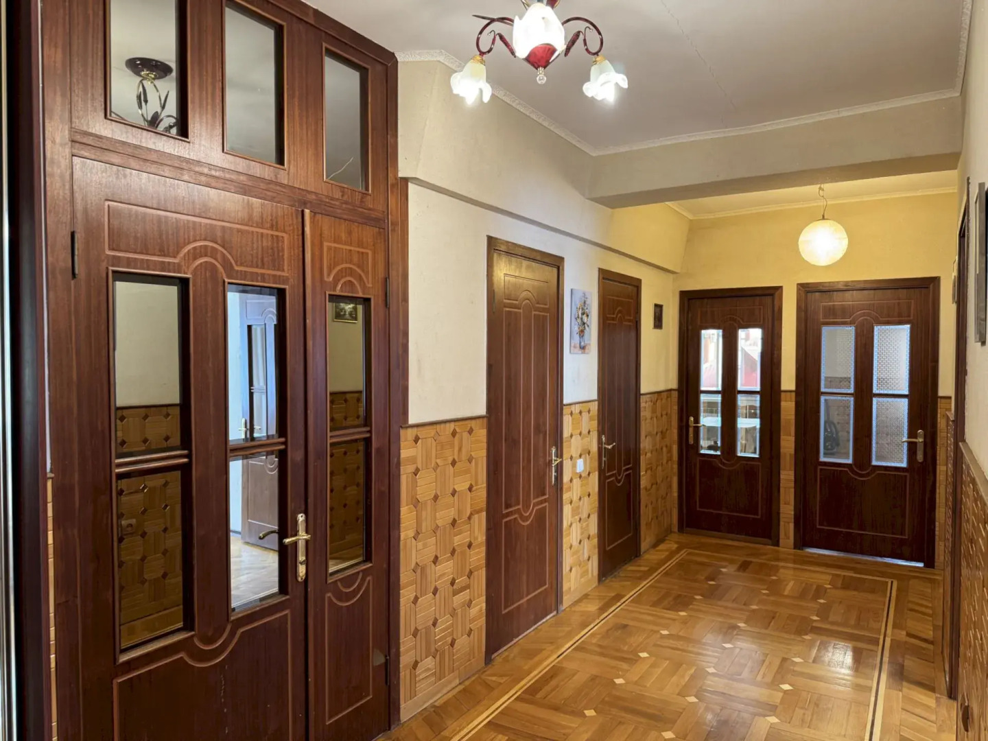 Квартира 476 4Комнатная в Центре с Балконом 7 Мин до Моря